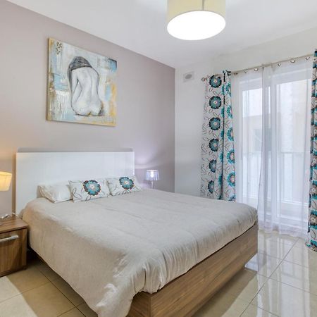 Charming Home Meters From The Seafront With Terrace By 360 Estates خليج سانت بول المظهر الخارجي الصورة