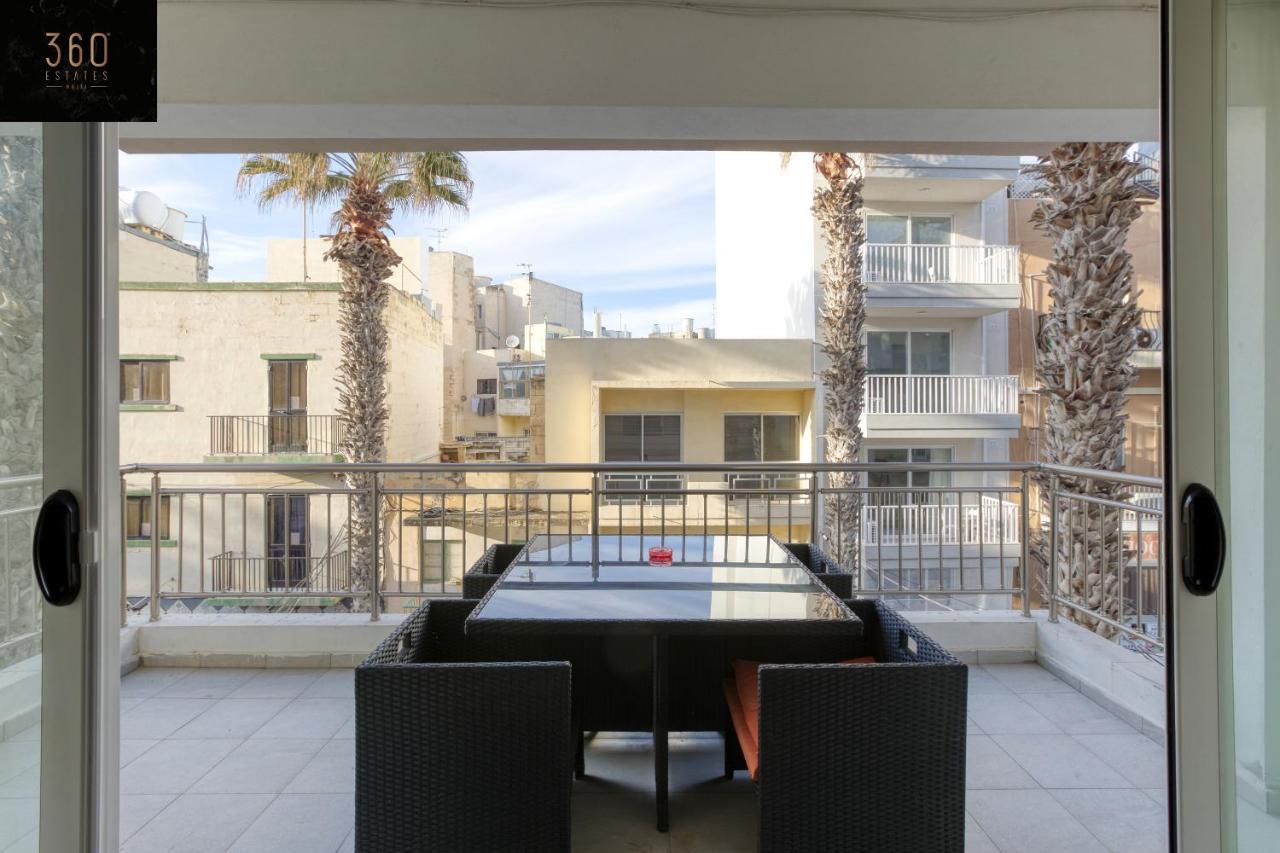Charming Home Meters From The Seafront With Terrace By 360 Estates خليج سانت بول المظهر الخارجي الصورة