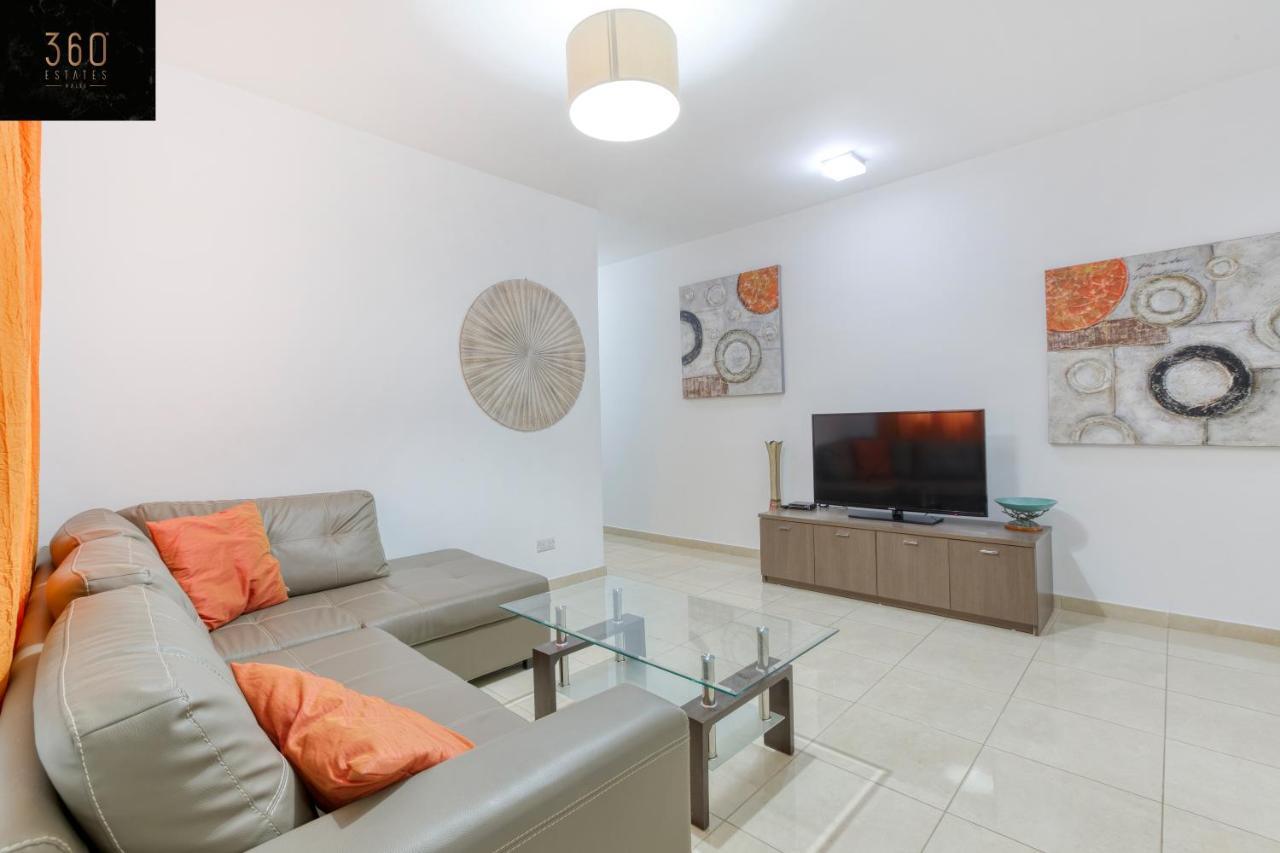 Charming Home Meters From The Seafront With Terrace By 360 Estates خليج سانت بول المظهر الخارجي الصورة