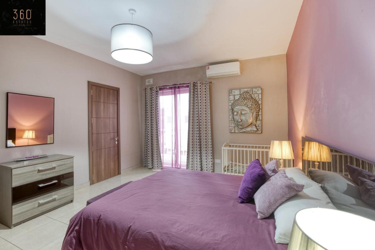Charming Home Meters From The Seafront With Terrace By 360 Estates خليج سانت بول المظهر الخارجي الصورة