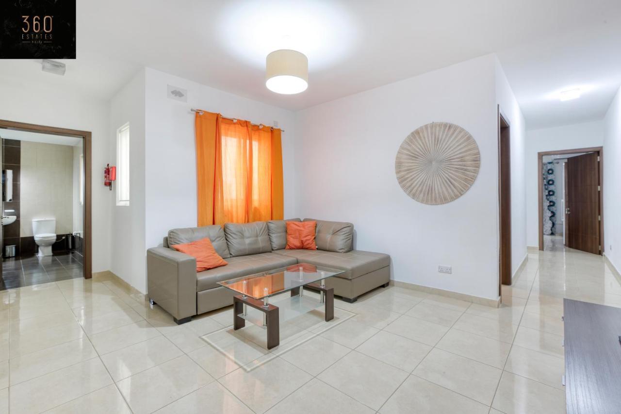 Charming Home Meters From The Seafront With Terrace By 360 Estates خليج سانت بول المظهر الخارجي الصورة